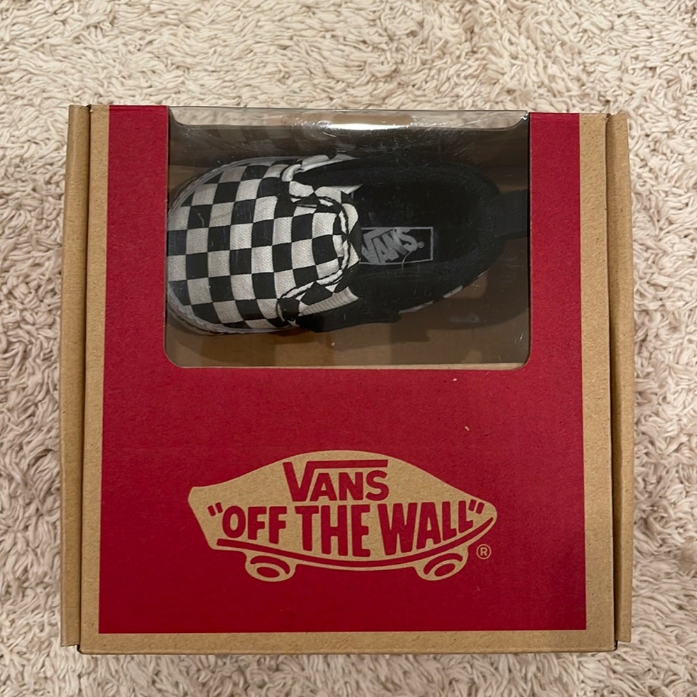VANS BLACK AND WHITE CHEVK BABY SHOES